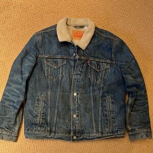 Levi and Strauss Vintage Mens denim vintage jacket. Fleece lined. Size Large